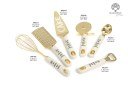 Bomboniera Utensili da Cucina color Oro con manico bianco, codice 21818-21823. Disponibile come paletta dolce, apribottiglie, rotella pizza, paletta gelato, grattugia e frusta, con gift box inclusa - Bomboniere Cupido Trapani.